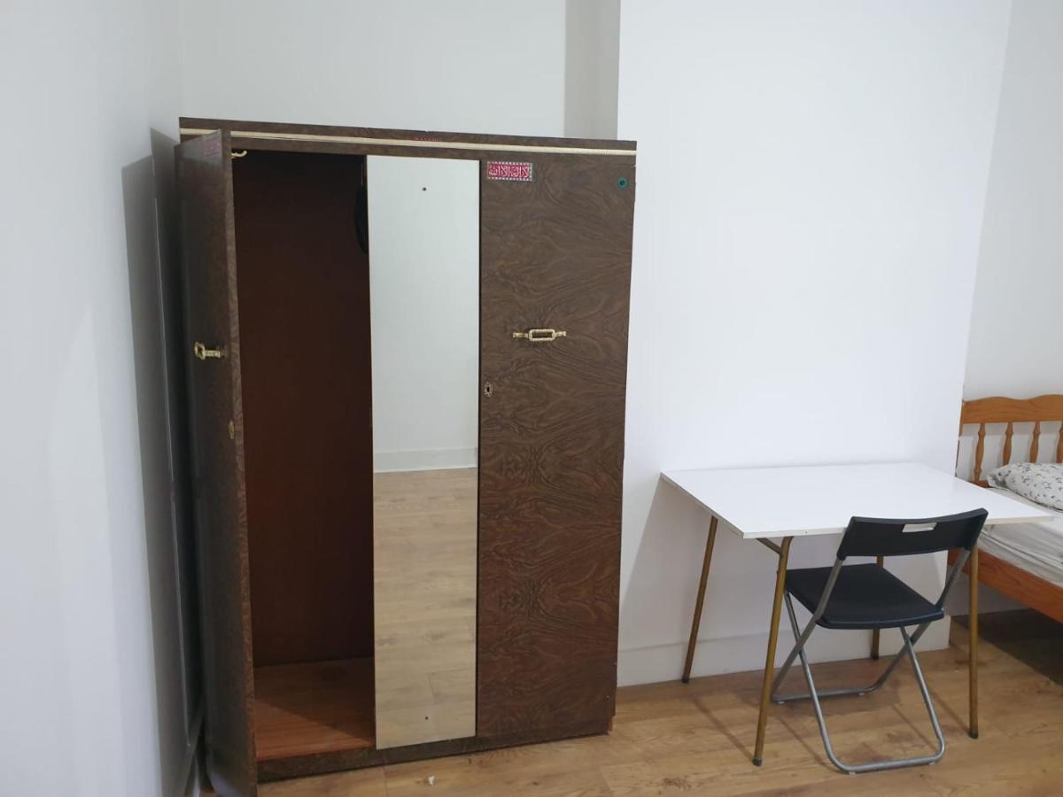 Burney Tomar House Apartment ครอยดอน ภายนอก รูปภาพ